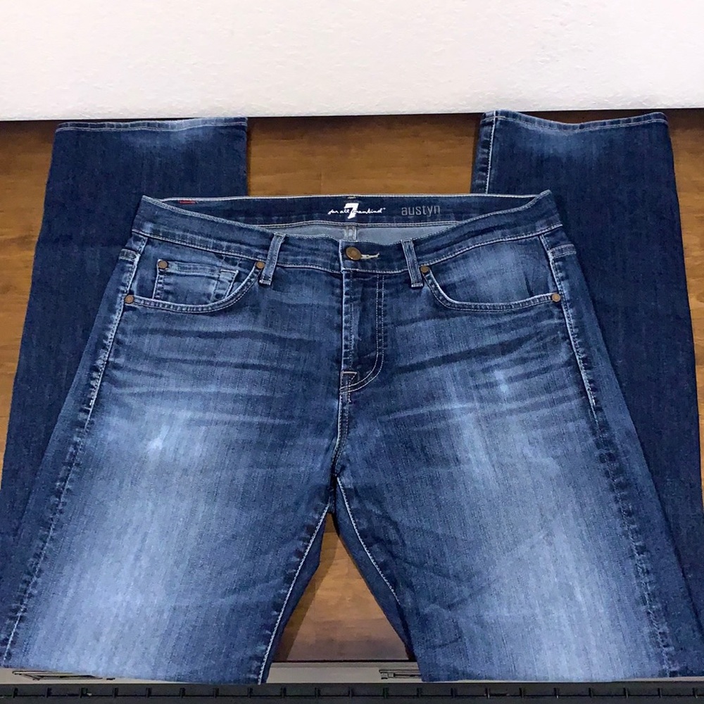 Men’s 7 for all mankind Austyn Jeans in great condition. Inseam is 32”